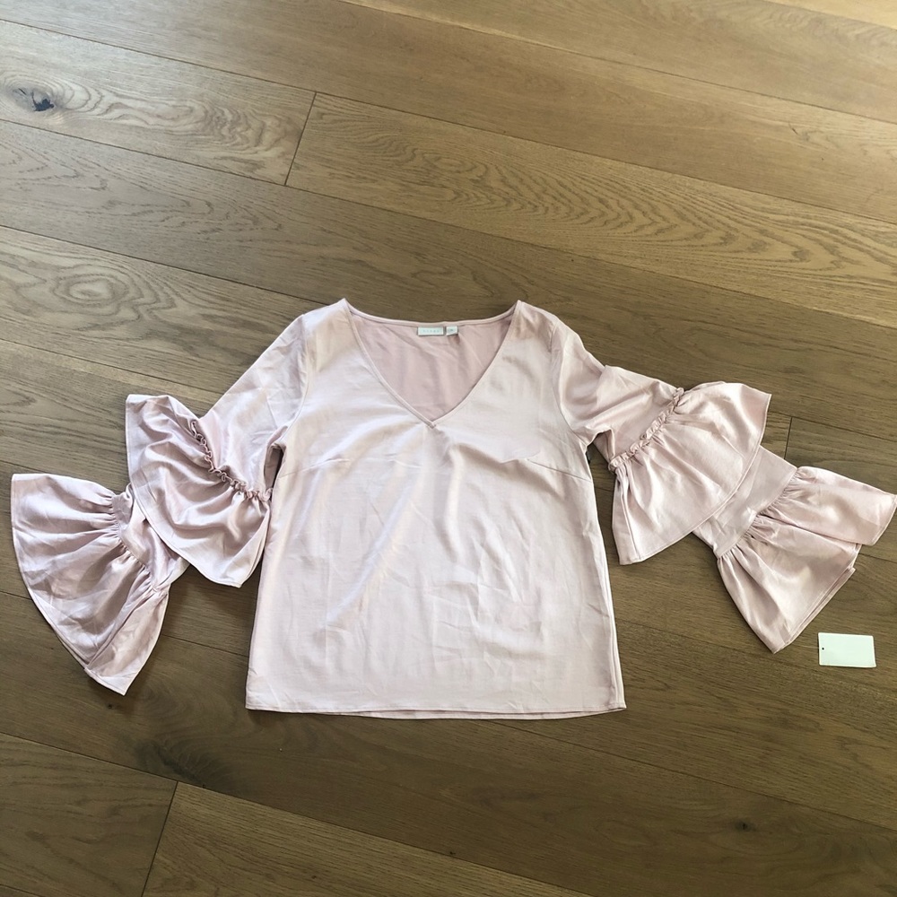 NWT Hinge/Nordstrom Ruffle Sleeve Top